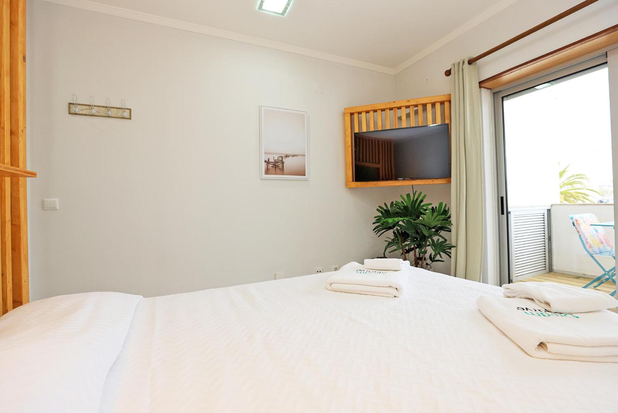 A01 - Marina Mirror Harbour Apartment Lagos Exterior photo